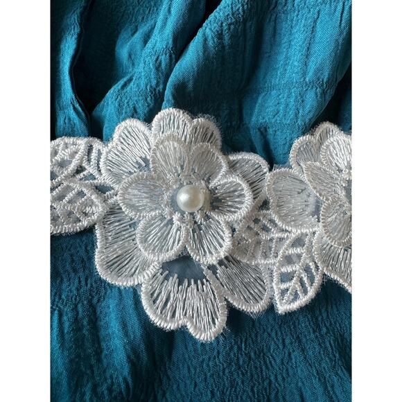 Daisy tiered smocked open back with bow high low dress size medium - Picture 16 of 16